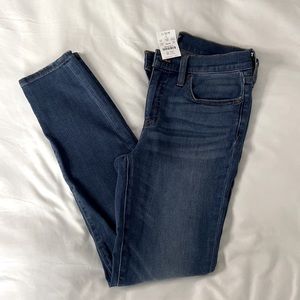J Crew 8” Mid-Rise Skinny Jeans - NWT